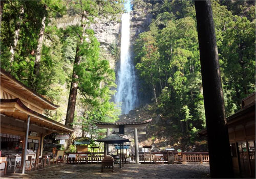 那智の滝・観覧舞台